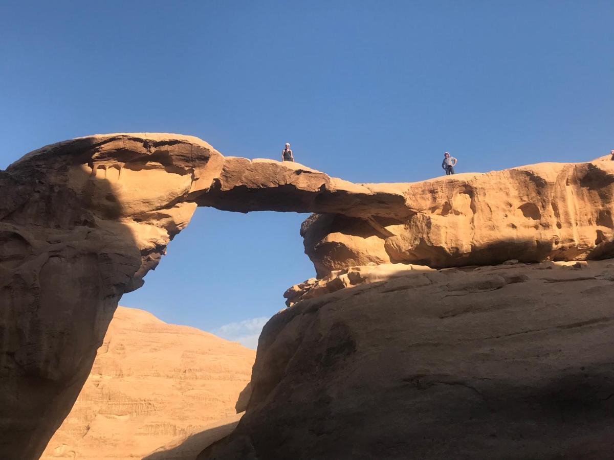 فندق مخيم بلاك آيريش تورز وادي رم المظهر الخارجي الصورة